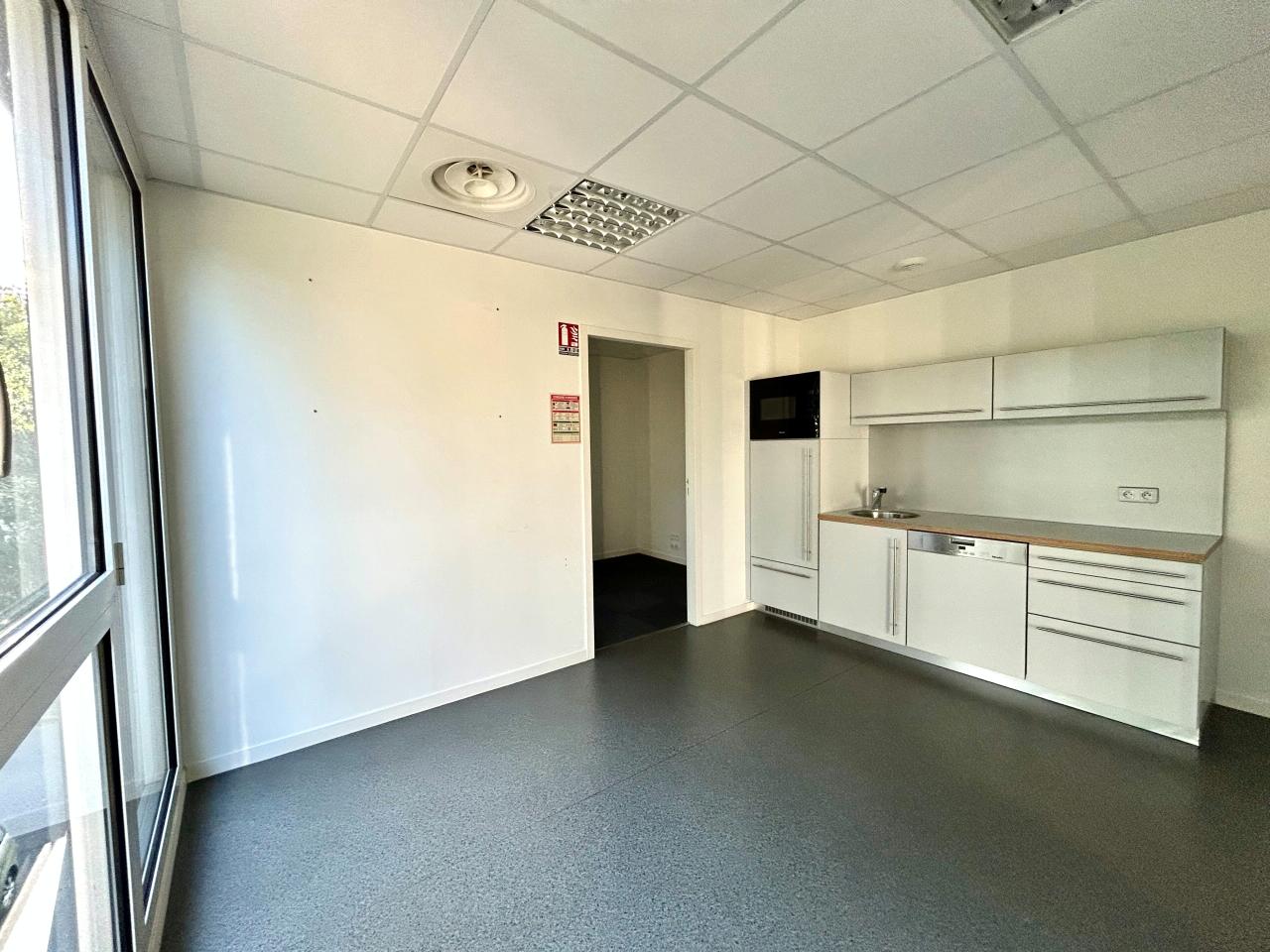 Bureau Rennes 588m² Location bureau Rennes Ille-et-Vilaine OLBUR2426108 7